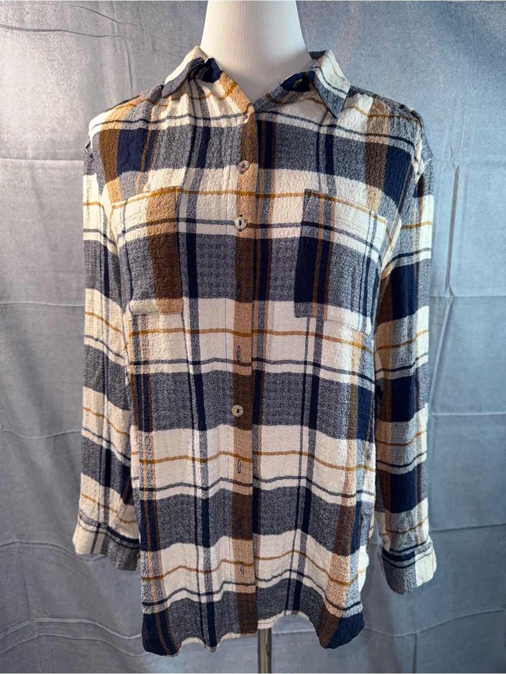1509-DR2 Plaid Button-Down Shirt in Navy, White & Brown